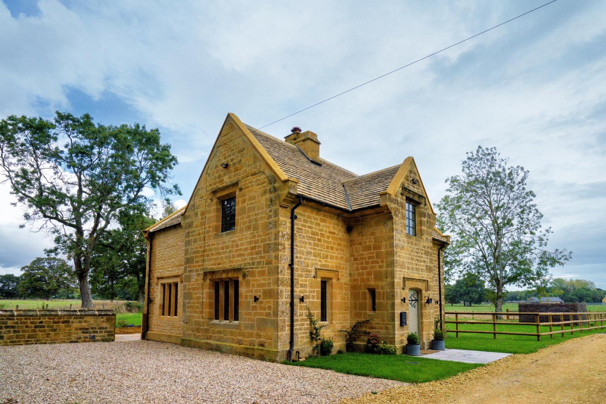 Pass The Keys Fourshires Lodge Wonderful Panoramic Views Moreton-in-Marsh Exteriér fotografie